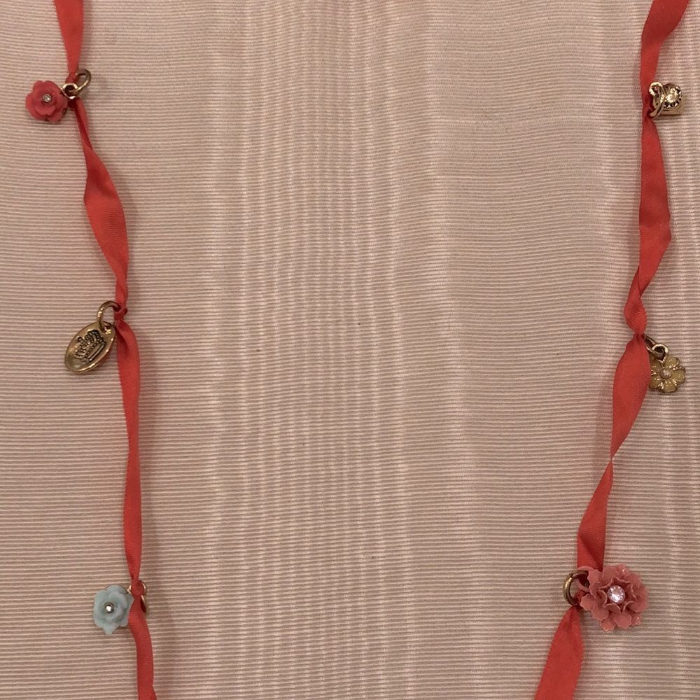 NWT Juicy Couture Ribbon Charm Necklace - Picture 4 of 14